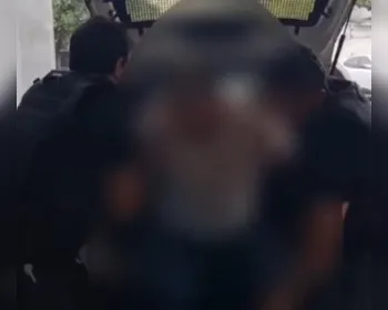 Suspeito de interceptar carro no trânsito e atacar motorista com facão no Centro de Maceió é preso em Arapiraca