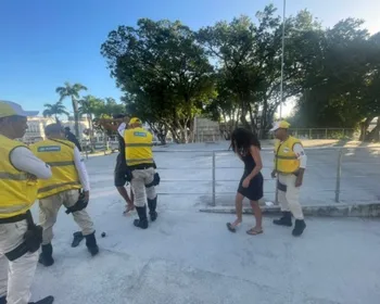 Tapas e chutes: homem de 31 anos é preso por agredir adolescente no Centro