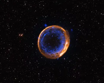 Telescópio flagra pela 1ª vez estrela que 'morreu' duas vezes no espaço