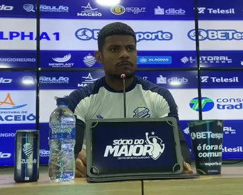 Tiago Marques comenta a chegada de novo técnico e promete confiança contra o Vasco