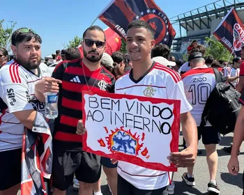 Torcida do Flamengo faz festa antes de jogo contra o Chelsea