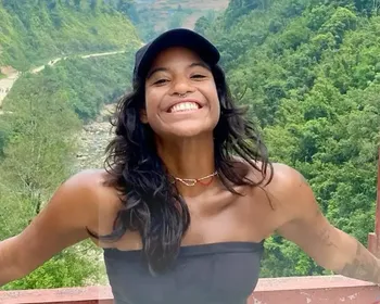 ‘Tudo mentira’, diz irmã de brasileira sobre resgate em vulcão na Indonésia