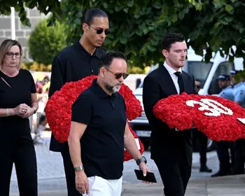 Van Dijk e Robertson fazem homenagem especial a Diogo Jota em enterro