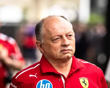 Vasseur recebe apoio em meio à pressão por resultados na Ferrari