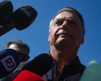 Veja imagem de dinheiro vivo apreendido na casa de Bolsonaro