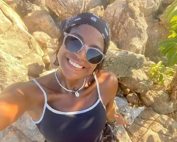 Vídeo mostra corpo de brasileira morta em trilha de vulcão antes do resgate