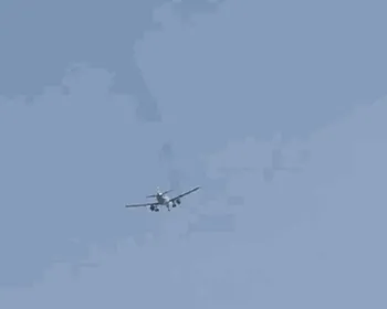 Vídeo mostra fumaça preta e chamas em motor de avião em Las Vegas