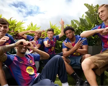 "Essa tem cheiro de Champions, irmão", diz zagueiro do Barcelona