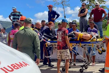 
				Acidente com cinco veículos deixa dois mortos e sete feridos na BR-101
			
			