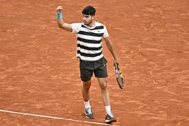 
			
				Alcaraz derrota Sinner e conquista o bicampeonato de Roland Garros
			
			