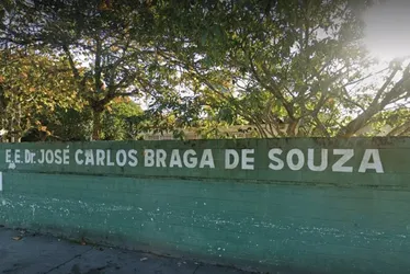 
			
				Aluno é esfaqueado por colega em escola ao brigar por lugar na sala
			
			