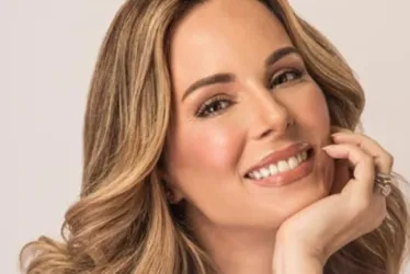 
			
				Ana Furtado cai de cavalo e quebra as costelas. Veja estado de saúde
			
			