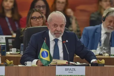 
				Após ameaça de Trump, Lula diz que o mundo não precisa de um imperador
			
			