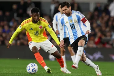 
			
				Argentina e Colômbia empatam em jogo com golaço, expulsão e confusões
			
			