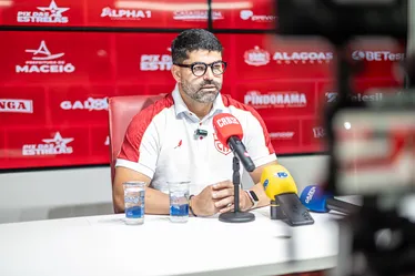 
				Ari Barros fala sobre reforços, oscilação e o que esperar do CRB; veja!
			
			