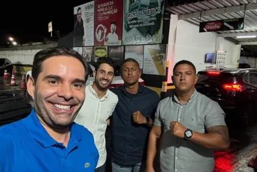 
				Arrasado, Kelmann se despede de assessor encontrado morto na Jatiúca: 'Por que você fez isso?'
			
			