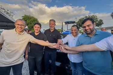 
				Arthur Lira entrega pavimentação na zona rural e implementos agrícolas para desenvolvimento do Baixo São Francisco
			
			