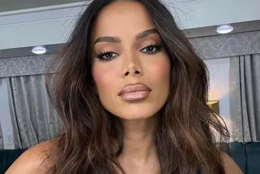 
			
				Assessoria desmente que Anitta tenha passado por cirurgia malsucedida
			
			