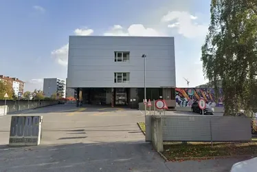 
			
				Atentado em Graz
Ataque a escola deixa 9 mortos na Áustria
			
			