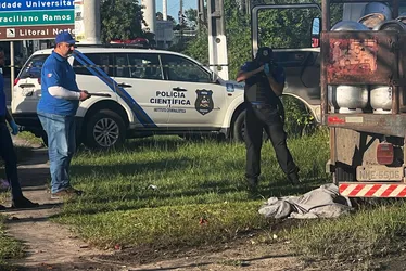 
			
				Azulino e fã do Neymar: saiba quem era o motociclista que morreu após ser arrastado por caminhão
			
			
