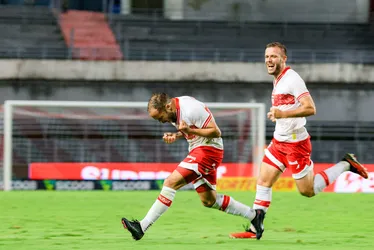 
				Baggio comemora goleada do CRB e projeta duelo com o Cruzeiro pela Copa do Brasil
			
			