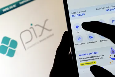 
				Banco Central suspende mais três instituições financeiras do Pix
			
			