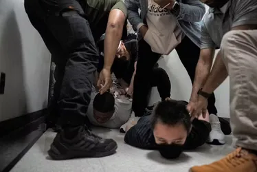 
				Batidas contra imigrantes esvaziam fazendas nos EUA, e colheita apodrece
			
			