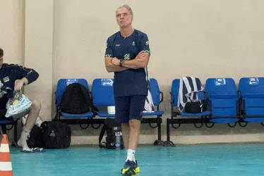 
				Bernardinho define os 14 para Brasil enfrentar China na VNL masculina
			
			