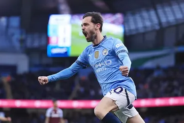 
			
				Bernardo Silva lembra final do Mundial com o Flu, mas destaca Fla
			
			