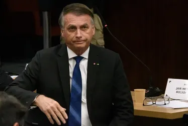 
			
				Bolsonaro é internado em Brasília para bateria de exames neste sábado
			
			
