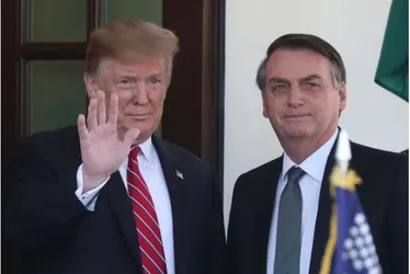 
				Bolsonaro se declara para Trump: “Sou apaixonado por ele”
			
			
