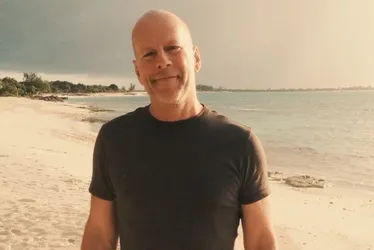 
				Bruce Willis perde capacidade de ler e quase não fala mais, diz site
			
			