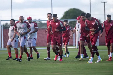 
				CRB: Douglas Baggio aparece na transição, mas não enfrentará o Coritiba nesta quinta
			
			