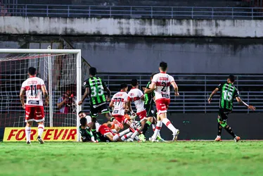 
				CRB deixa G4 da Série B e vai buscar recuperação contra o Atlético-GO
			
			