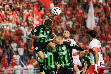 
				CRB perde para o América-MG, de virada, segue no G4, mas pode perder posição: 2x1
			
			
