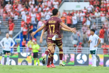 
			
				CRB vence o líder Goiás, que escalou Anselmo Ramon, e entra no G4 da Série B: 2x0
			
			