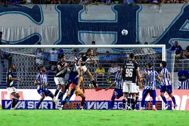 
				CSA 0 x 0 Vasco - Duelo de Estilos: CSA resiste, Vasco insiste
			
			