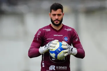 
				CSA 2 x Caxias 3: jogo grande, erros caros e emoção até o fim
			
			