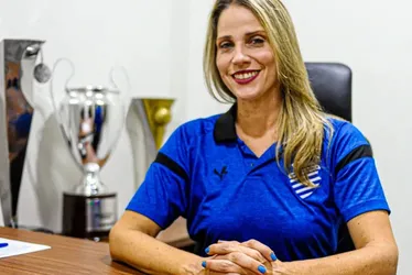 
			
				CSA vai vender mando de campo? Presidente do clube crava destino de jogo contra Vasco
			
			
