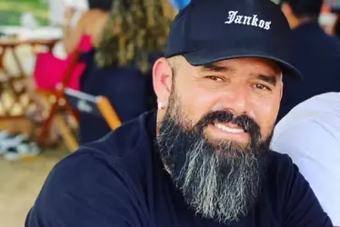 
			
				Cantor de forró morre aos 42 anos após passar mal durante show
			
			