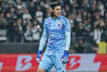 
				Cássio 'pega tudo' em volta a Itaquera, Corinthians empata com líder Cruzeiro
			
			