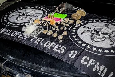 
				Cinco são presos em operação contra tráfico de drogas e homicídios em Matriz de Camaragibe
			
			