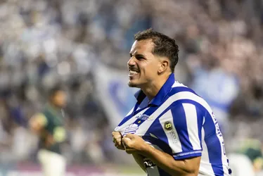 
			
				Com gols de Baianinho e Cachoeira, CSA vence o Floresta pela Série C: 2 a 0
			
			