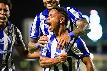 
			
				Com gols de Baianinho e Cachoeira, CSA vence o Floresta pela Série C: 2 a 0
			
			