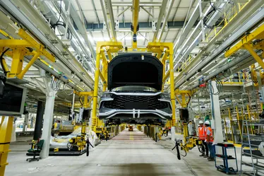 
				Conheça como funciona a primeira fábrica brasileira de carro elétrico
			
			