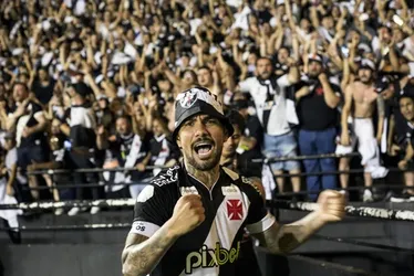 
				Coração de Yuri Lara se divide entre amor ao Vasco e carinho pelo CSA: "Vou ficar em cima do muro"
			
			