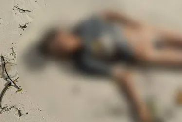 
				Corpo com marcas de perfurações é encontrado na areia da Praia da Avenida
			
			