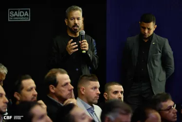 
				Criação da Série E ou ampliação da D? CBF ouvirá grupo de estudos após proposta de Rogério Siqueira
			
			