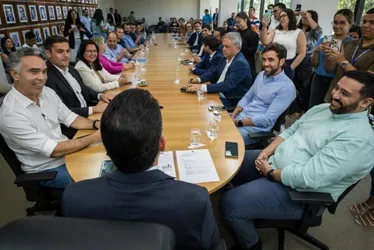 
				Dantas e Dória levam Corações da Paz para escolas de Maceió
			
			