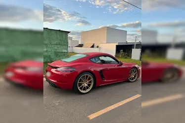 
			
				De Mercedes-Benz a Porsche: picareta tem R$ 3 mi retidos após golpes
			
			